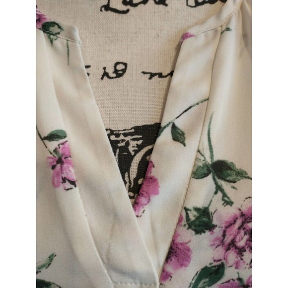 Lush Nordstroms Size Medium Round Notch Neck Ivory Purple Sleeveless Blouse - Picture 4 of 7